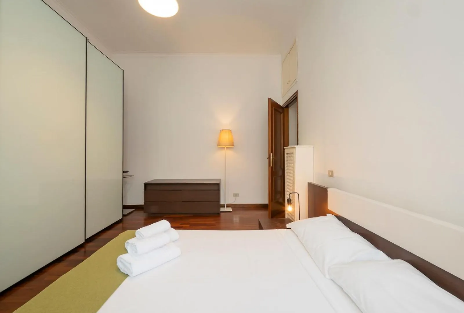 Xenia Apartments - Classical Suite In Central Station Milão Itália