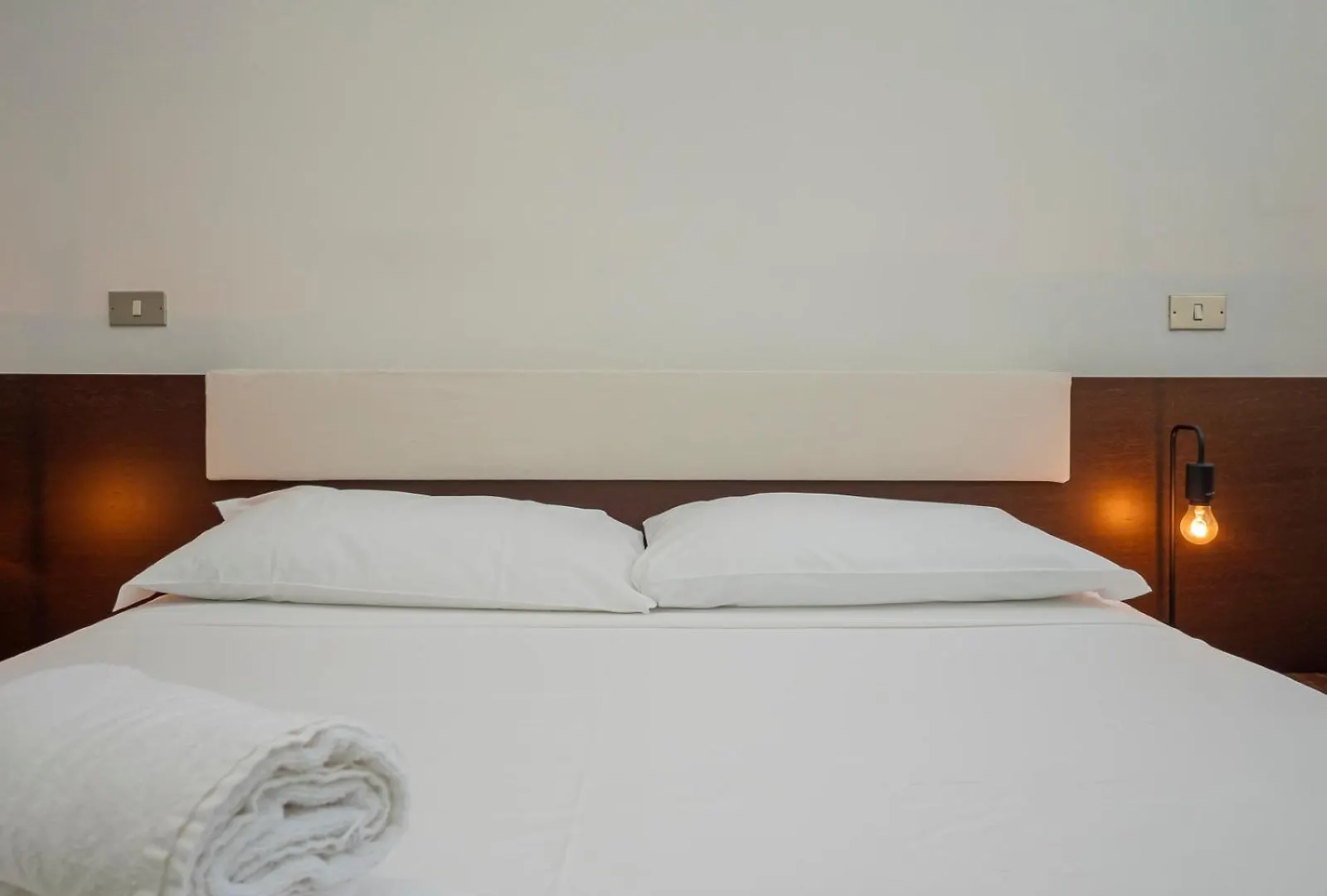 Xenia Apartments - Classical Suite In Central Station Milaan