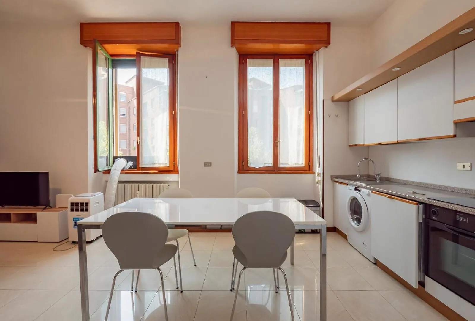 Xenia Apartments - Classical Suite In Central Station Milão