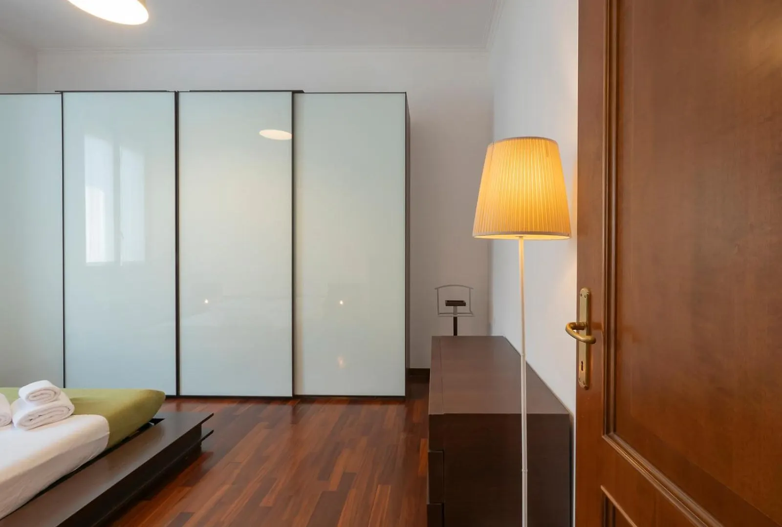 Xenia Apartments - Classical Suite In Central Station Milão